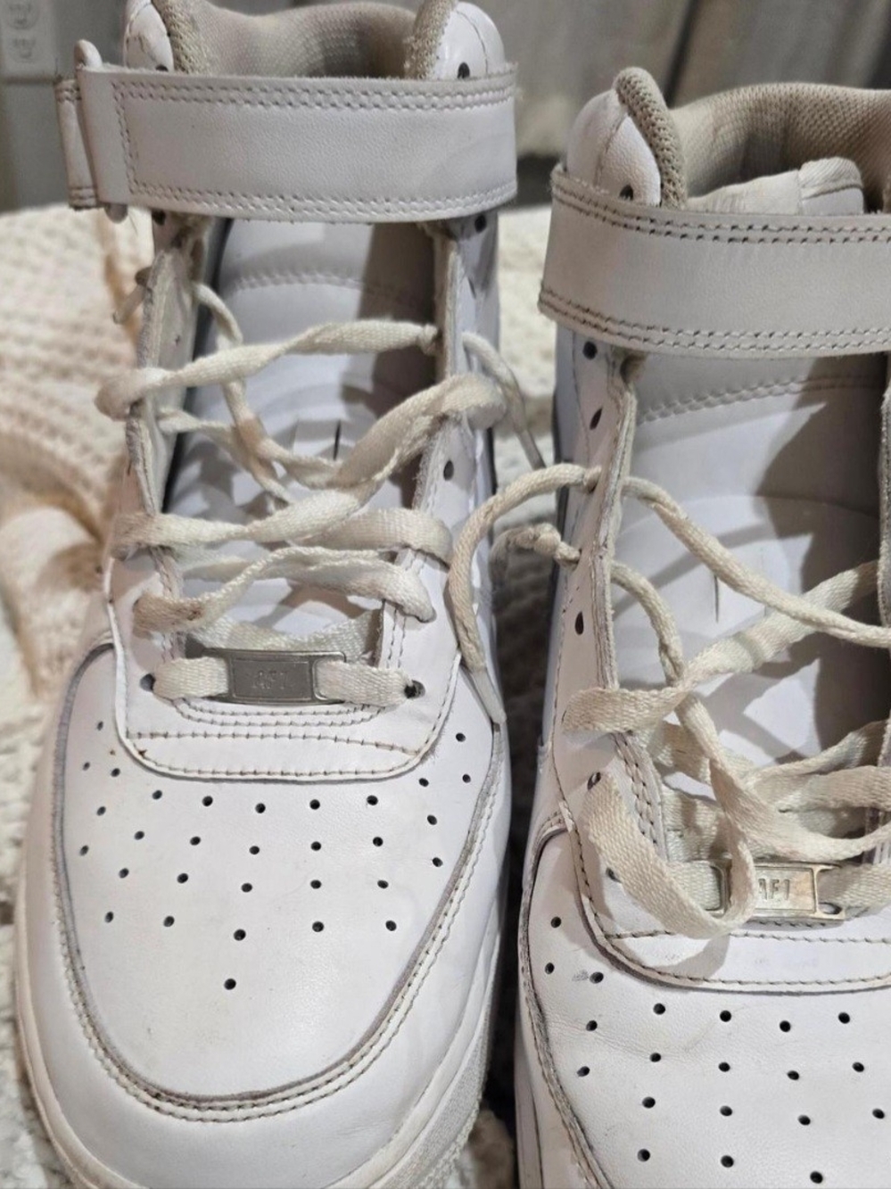 Men's White High-Top Nike